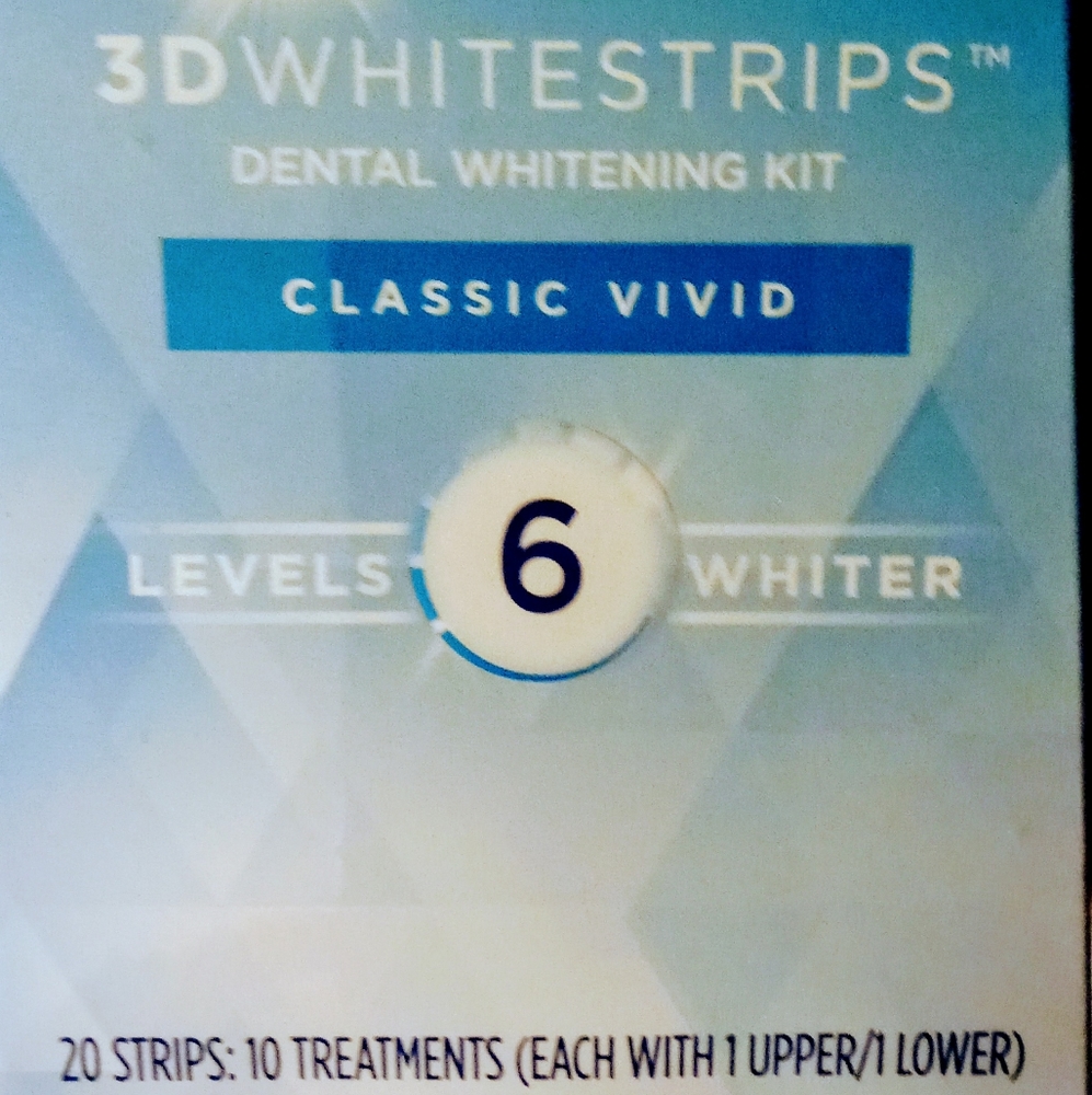 CREST.   3 D WHITESTRIPS